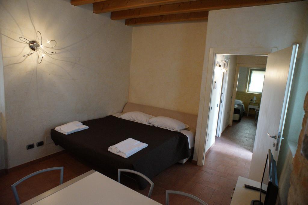 Corte Breda, Agriturismo Bed&Breakfast Chiari Exterior foto